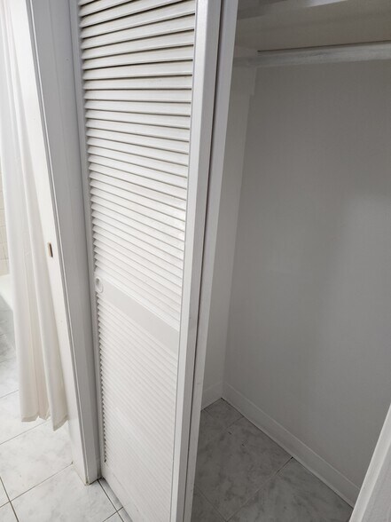 Building Photo - 1560 Kanunu St