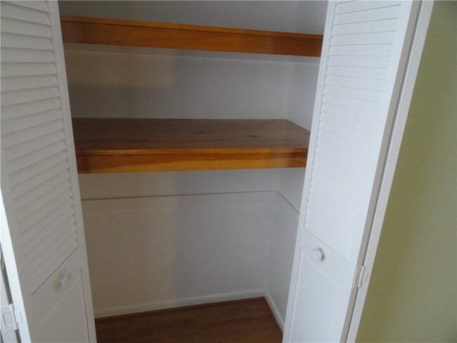 Building Photo - 206 Greenway Blvd