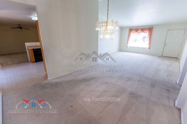 Building Photo - 10864 E Lindner Ave