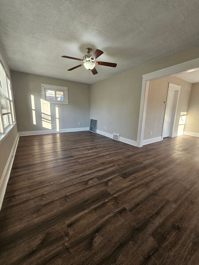 Building Photo - 4908 Eichorn Ave