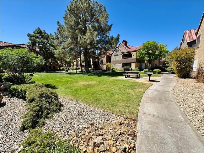 Building Photo - 2200 S Fort Apache Rd