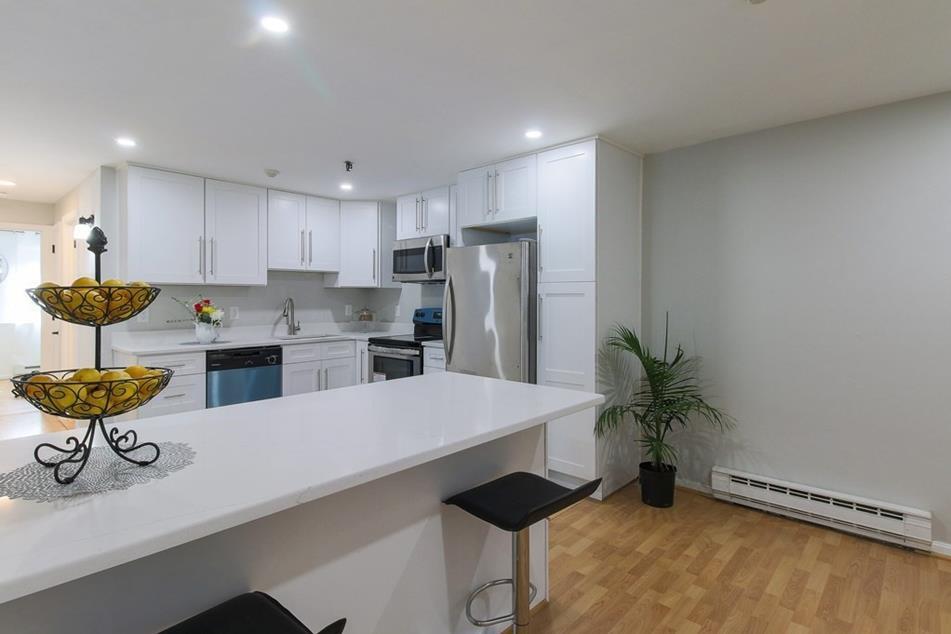 eat in kitchen - 69 Spencer Rd