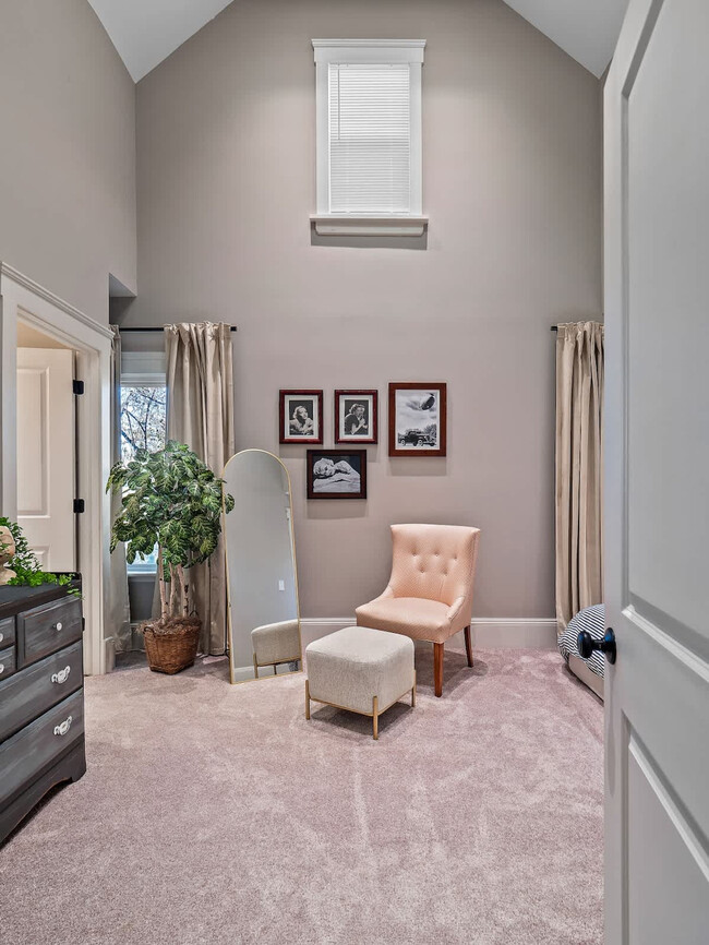 Building Photo - 6110 Ellen Ave