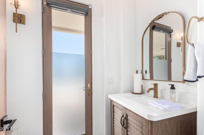 Building Photo - 6900 E Ironwood Dr