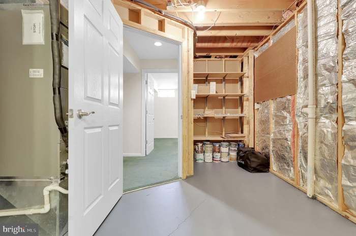 Building Photo - 6209 Derby Dr