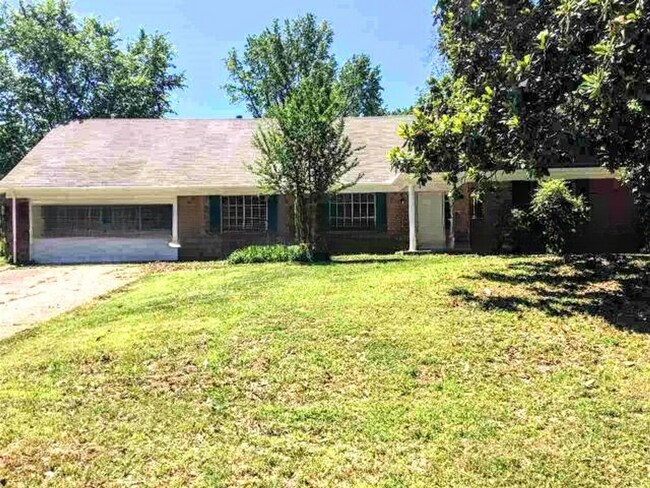 Primary Photo - Very Nice Home in Stage Park Meadows