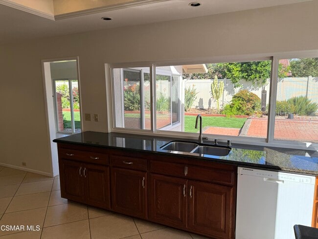 Building Photo - 2737 E Sierra Dr