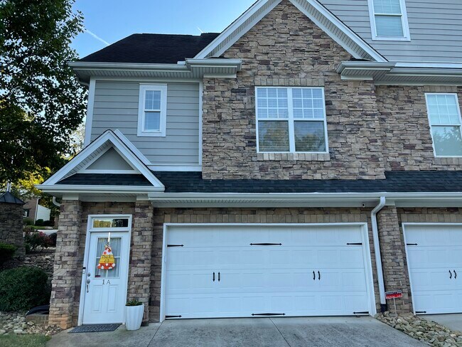 Front Ext - 1 Edge Ct