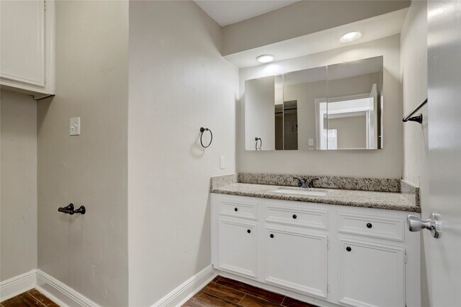Building Photo - 22706 Indian Ridge Dr