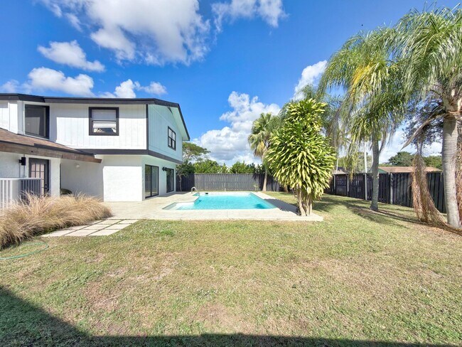 Building Photo - 760 Windtree Way