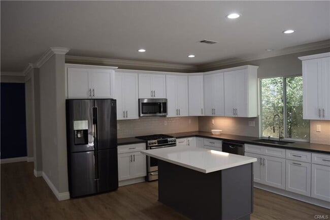 Building Photo - 26282 Paseo Toscana