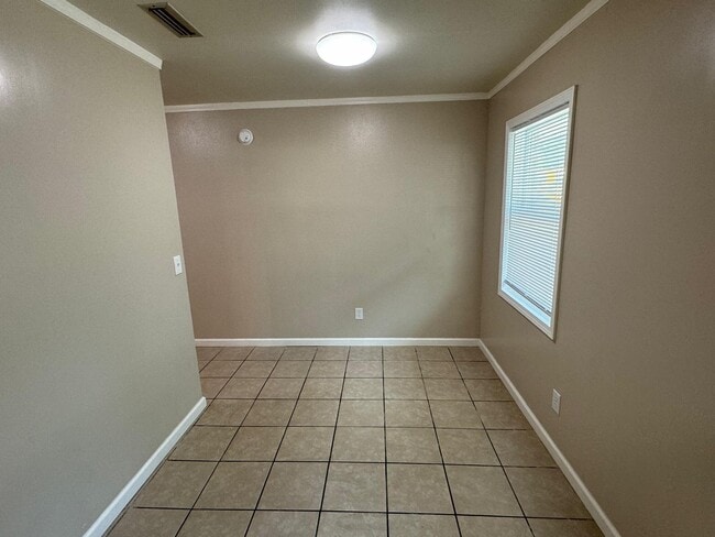 Building Photo - Cozy and Affordable 1/1 Duplex in Dothan A...