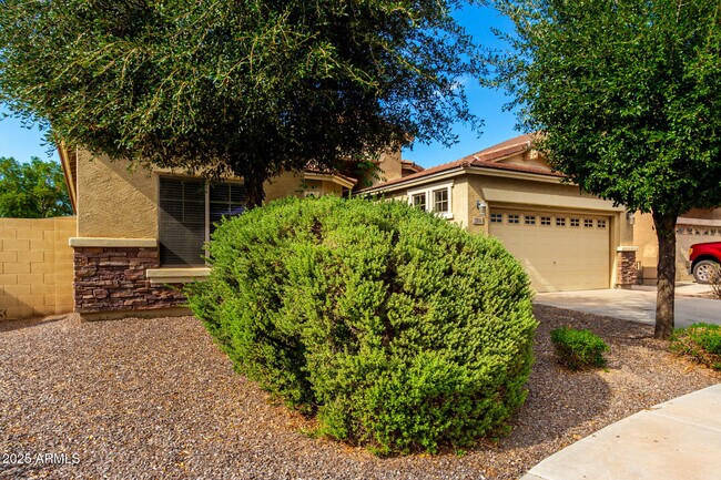 Building Photo - 2806 E Trigger Way