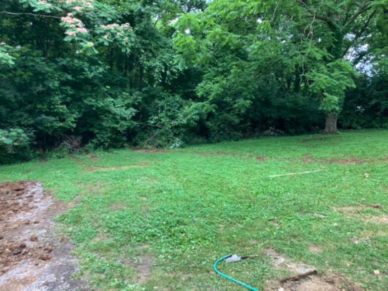 Building Photo - 520 Trenton Ct