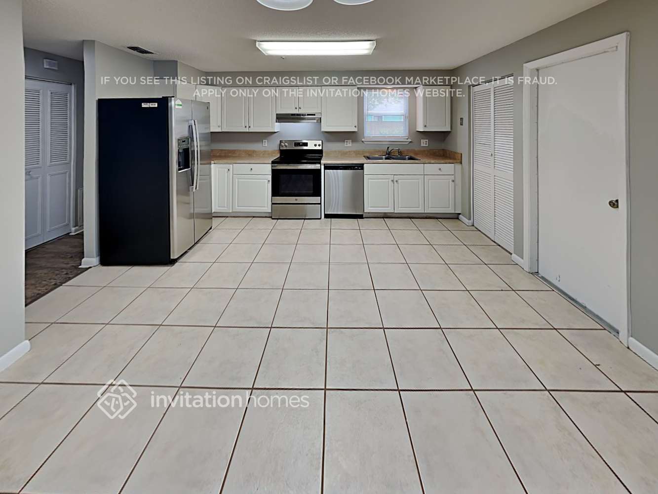 Building Photo - 10393 Arrow Lakes Dr E