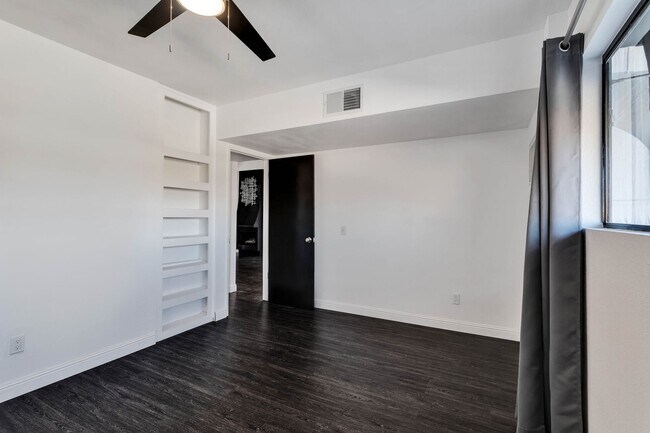Building Photo - 39955 Estates Rd