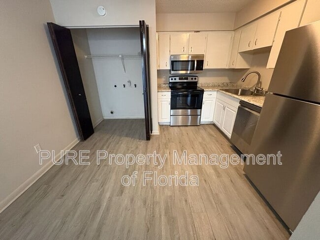 Building Photo - 2040 SE 40th Street Rd