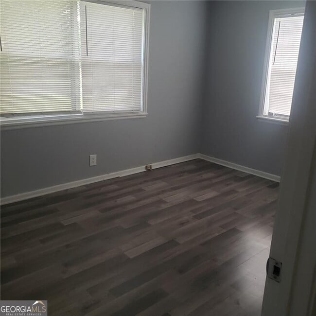 Building Photo - 5253 Brookdale Dr