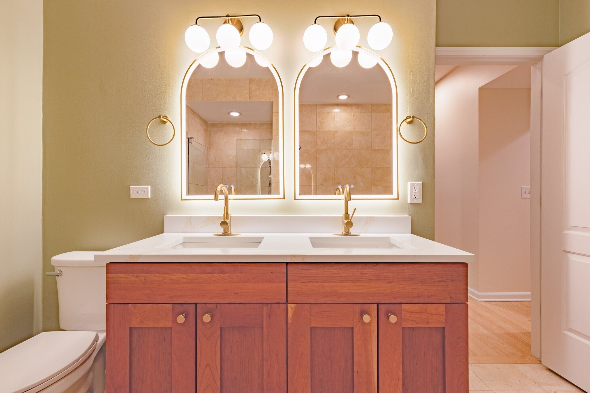 Building Photo - 4458 S Greenwood Ave