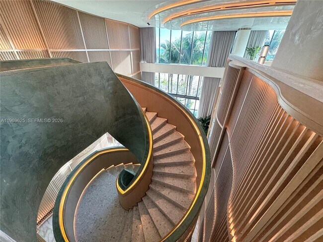 Building Photo - 900 N Ocean Blvd