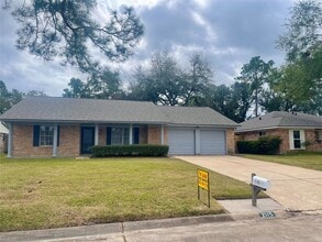 Building Photo - 2115 Yorktown Ct S