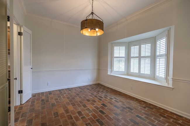 Building Photo - Two bedroom two and a half bath across from Mobile Bay!