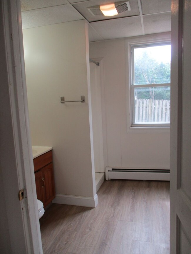 Building Photo - Completely remodeled, spacious Twin Attached home with private backyard - $2,100