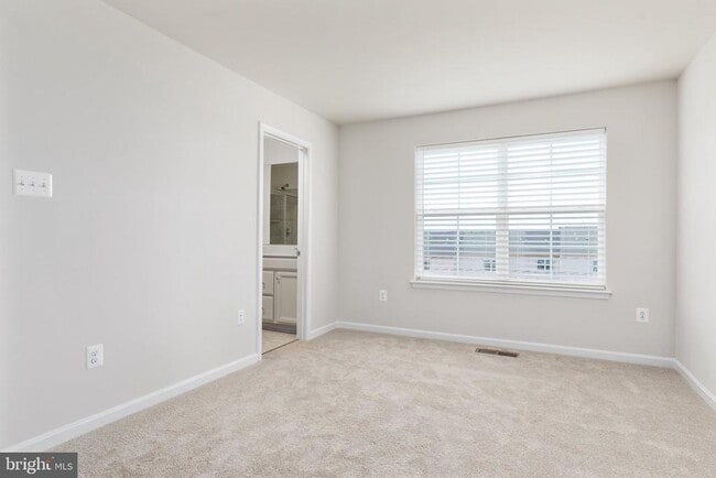 Building Photo - 63 Arsberg Dr