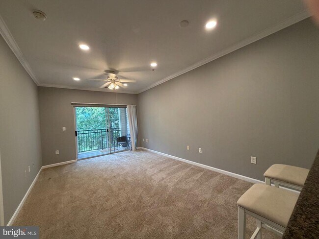 Building Photo - 12945 Centre Park Cir