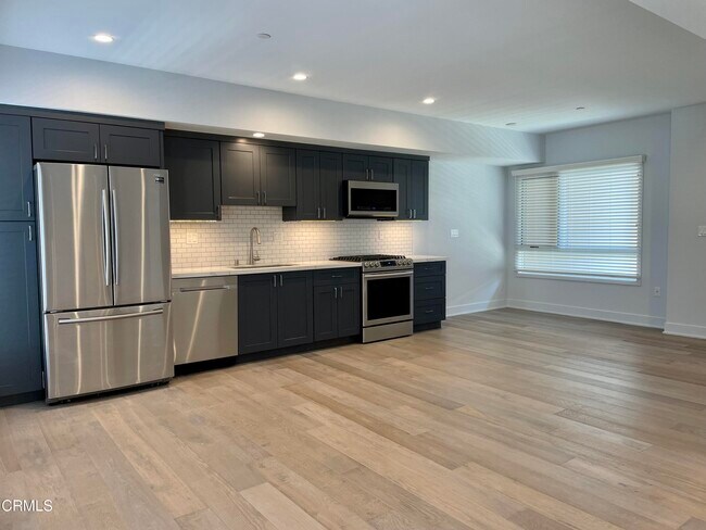 Building Photo - 137 S Wilson Ave