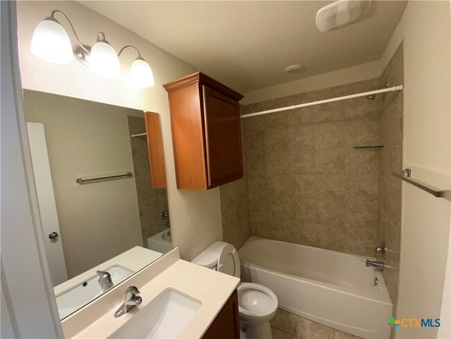 Building Photo - 5205 Cicero Dr