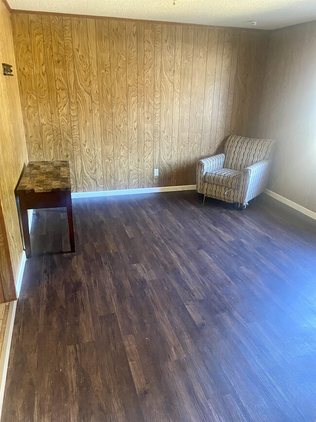 Building Photo - 2237 W Rose St