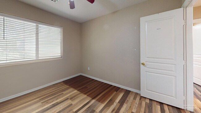 Building Photo - 1254 W Browning Way