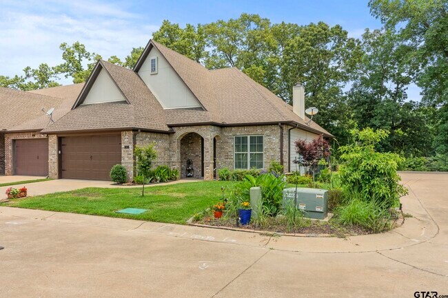 Building Photo - 1857 Stonecrest Blvd