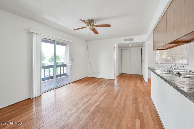 Building Photo - 520 N Stapley Dr