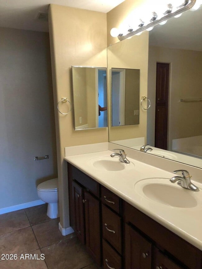 Building Photo - 14000 N 94th St