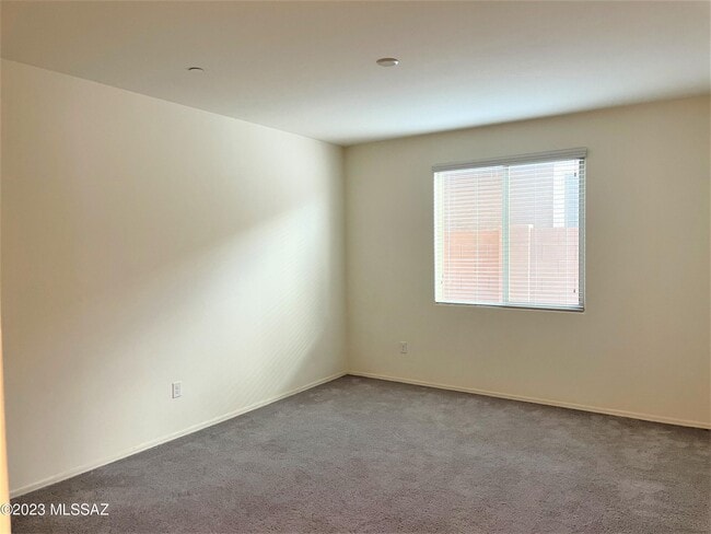Building Photo - 9450 N Andrina Dr