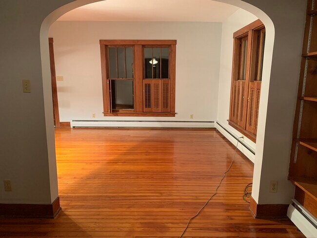 Living room - 159 Hamlin Ave