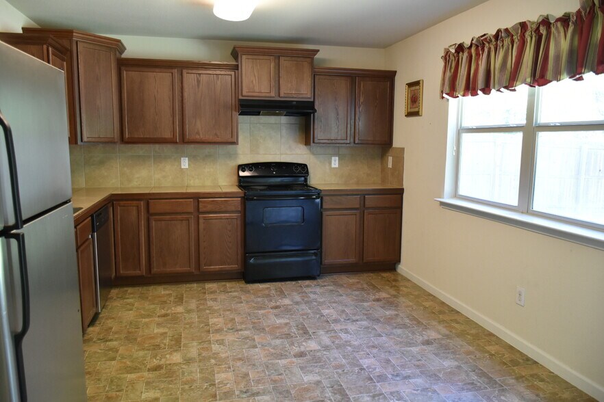 Building Photo - 39090 Prairie North Dr