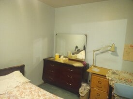 Building Photo - 59-05 Kissena Blvd