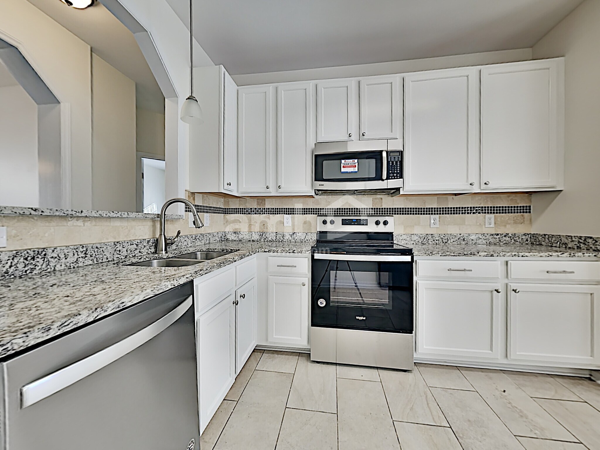 Building Photo - 8008 Willowglen Dr