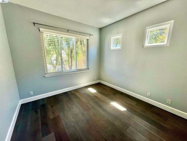 Building Photo - 4238 Diavila Ave
