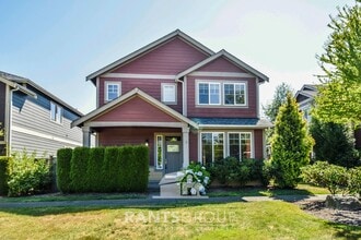 Building Photo - Beautiful Home In Puyallup! Easy JBLM Comm...