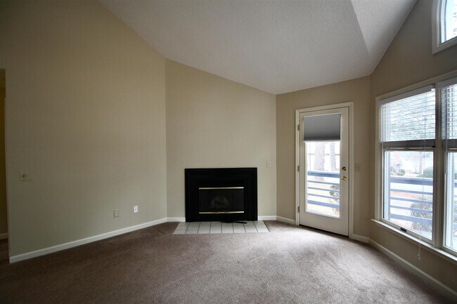 Building Photo - 32 Westlake Pointe Dr