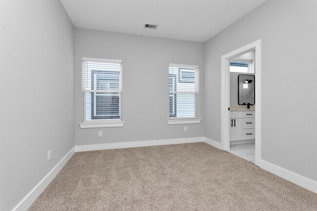 Building Photo - 6918A Dumble St