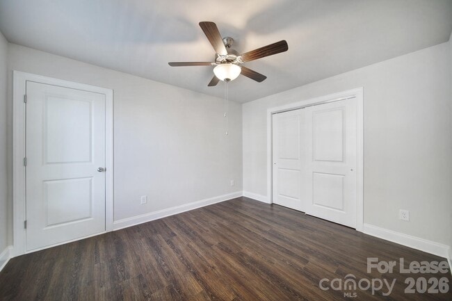 Building Photo - 2432 Arty Ave