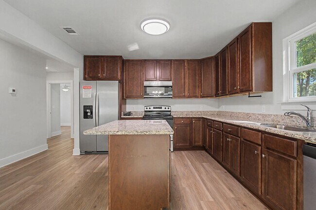 Building Photo - 5230 Richburg St