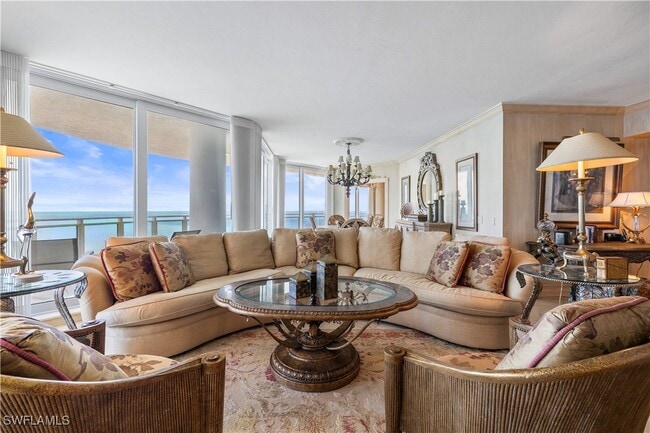 Building Photo - 8231 Bay Colony Dr