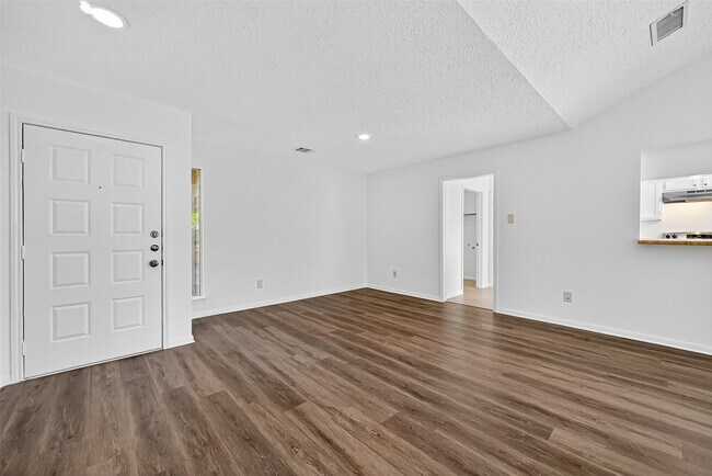 Building Photo - 4422 Wee Lassie Ln