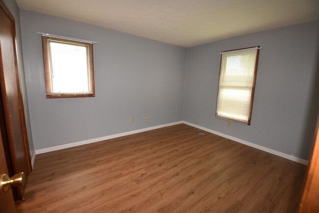 Building Photo - Single Level, Two Bedroom House in Greenfield